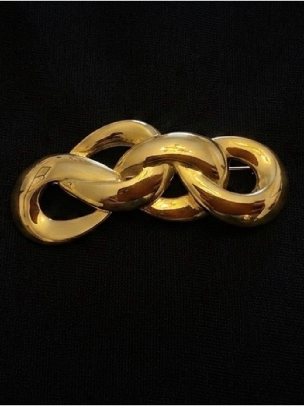 #314 GIVENCHY Vintage Gold-tone Chunky Interlocking Chain Brooch